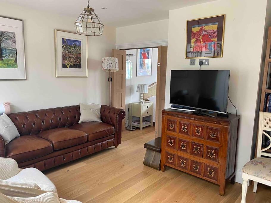 Entire Fully Renovated House In Chiswick W4 Casa de Férias *