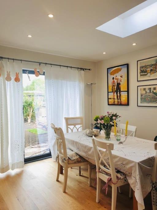 Casa de Férias Entire Fully Renovated House In Chiswick W4 Londres