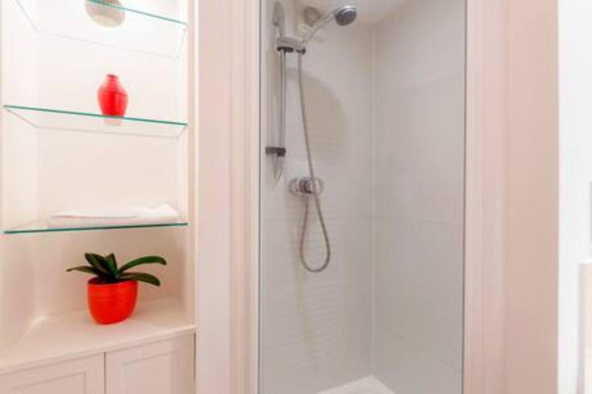 Holland Park 2 Bed Flat By Basetogo * Londres