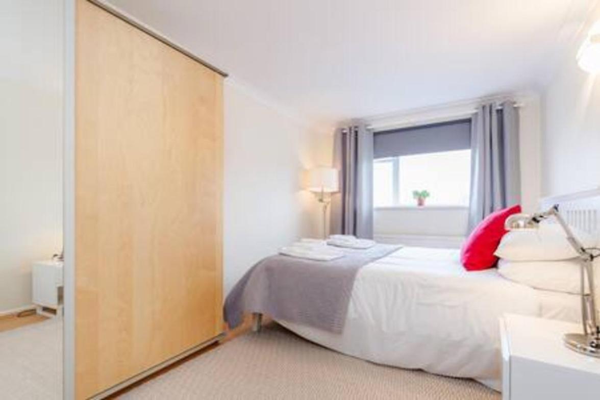 Holland Park 2 Bed Flat By Basetogo Apartamento *