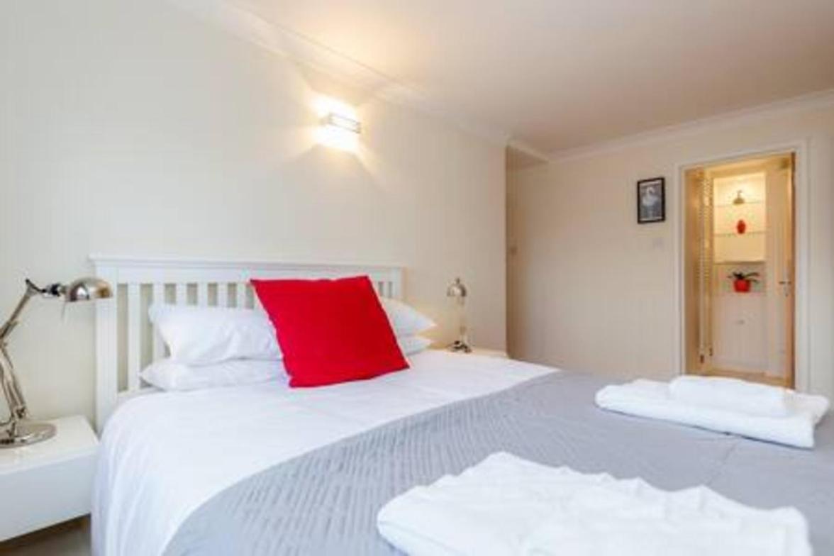 Holland Park 2 Bed Flat By Basetogo Londres