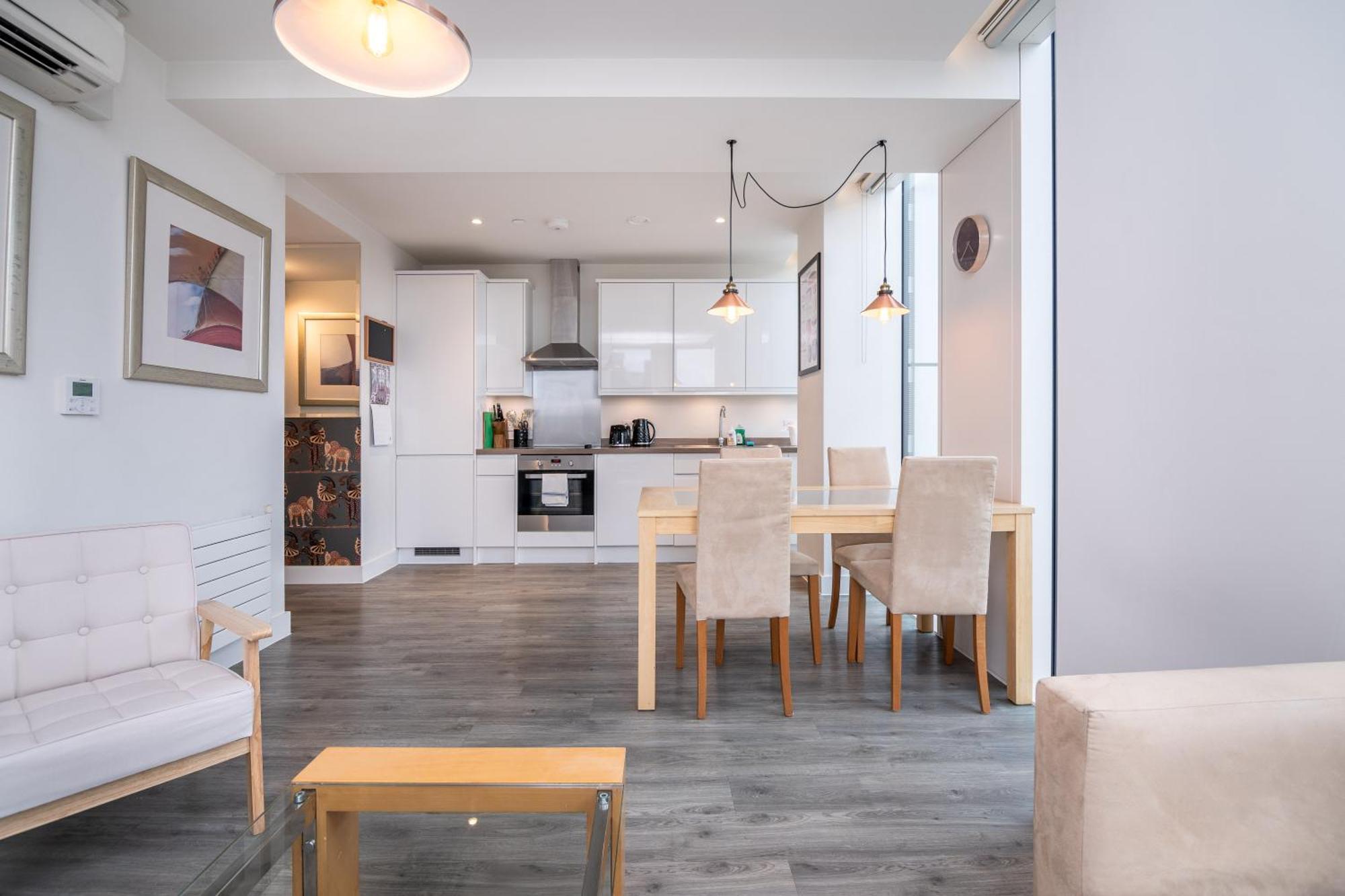 Appartement Chic & Stylish 2-bed In The Heart Of