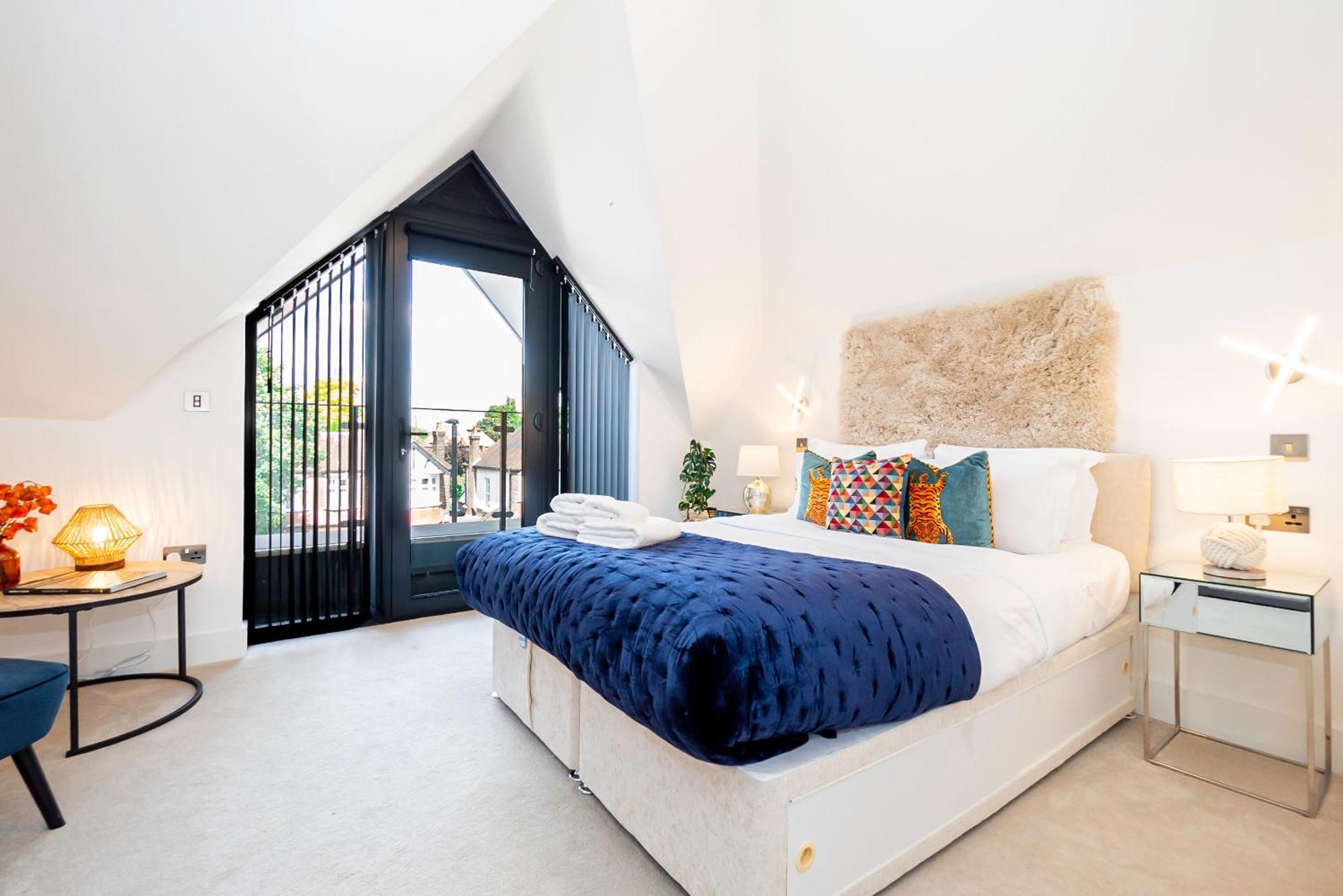 Superb Floor 1-bedroom Flat With Charming Two Balconies Apartamento Londres