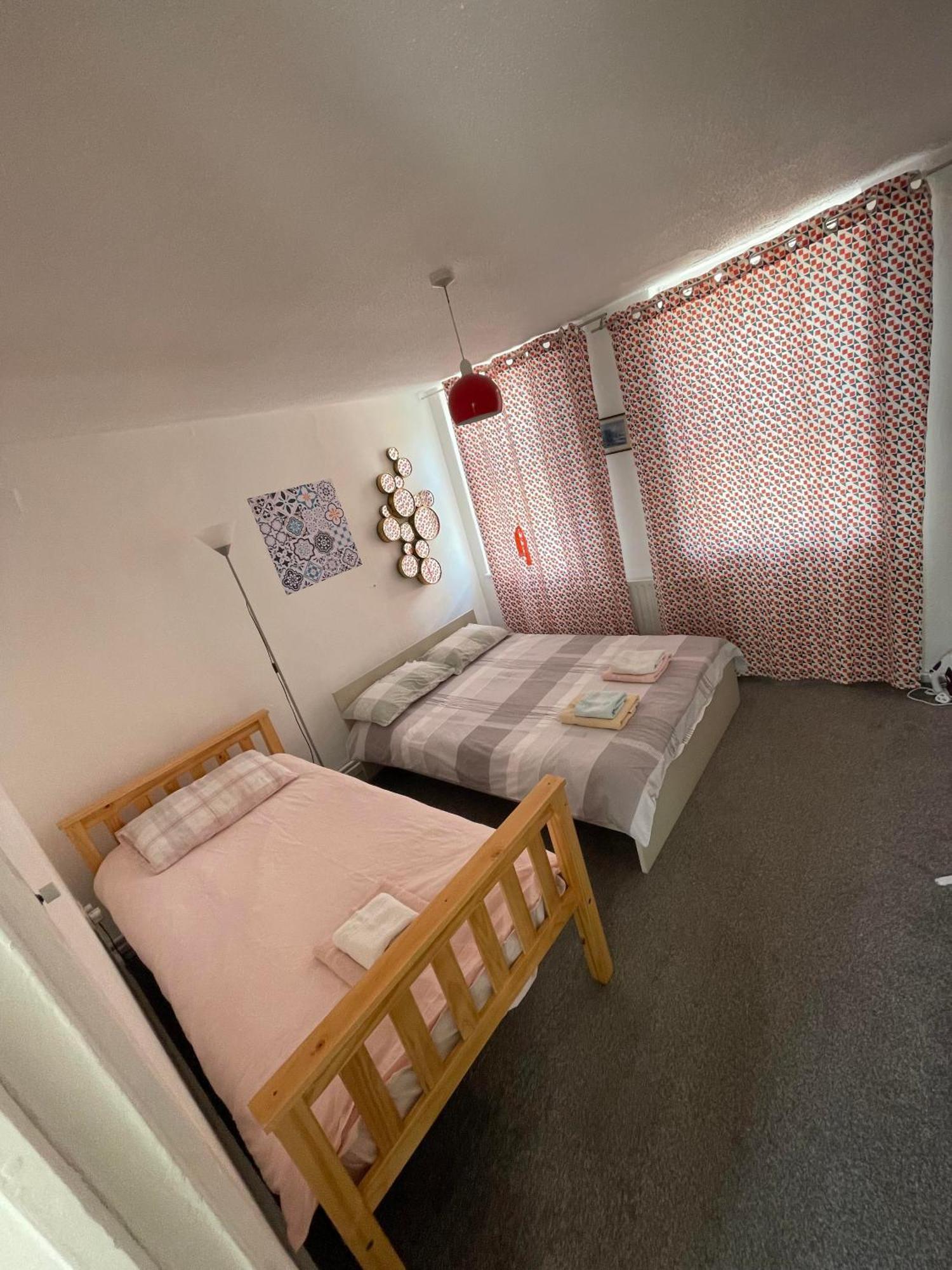 2 Bedrooms Near St Pancras King's Cross Station, Londen