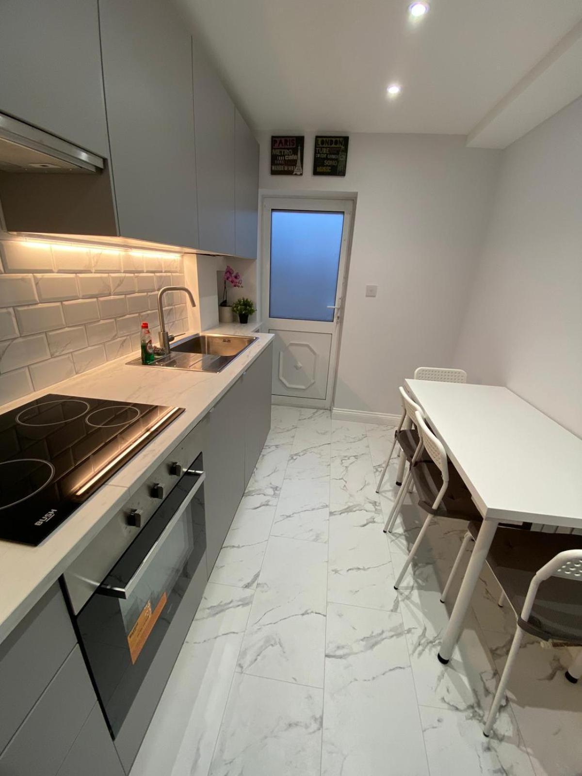 Сasa de vacaciones Beautiful Newly Renovated House Sleeps 6 People, Only 12 Minutes By Tube To Oxford Circus