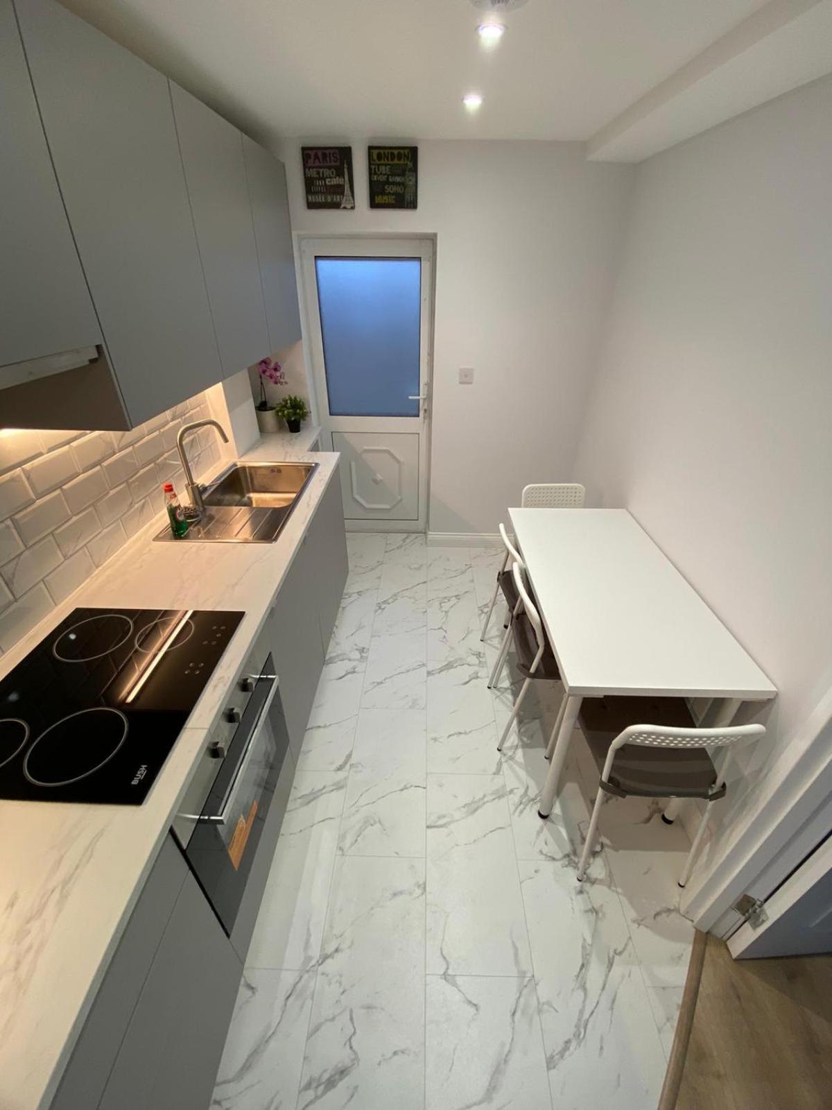 Сasa de vacaciones Beautiful Newly Renovated House Sleeps 6 People, Only 12 Minutes By Tube To Oxford Circus Londres
