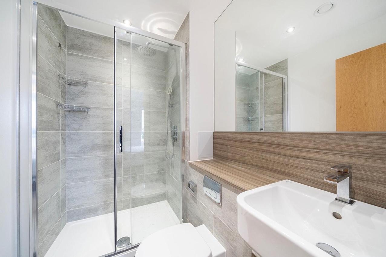 1br Gem In Shared Near O2 Arena & Excel With Patio, Private Bath, Free Parking & Garden London