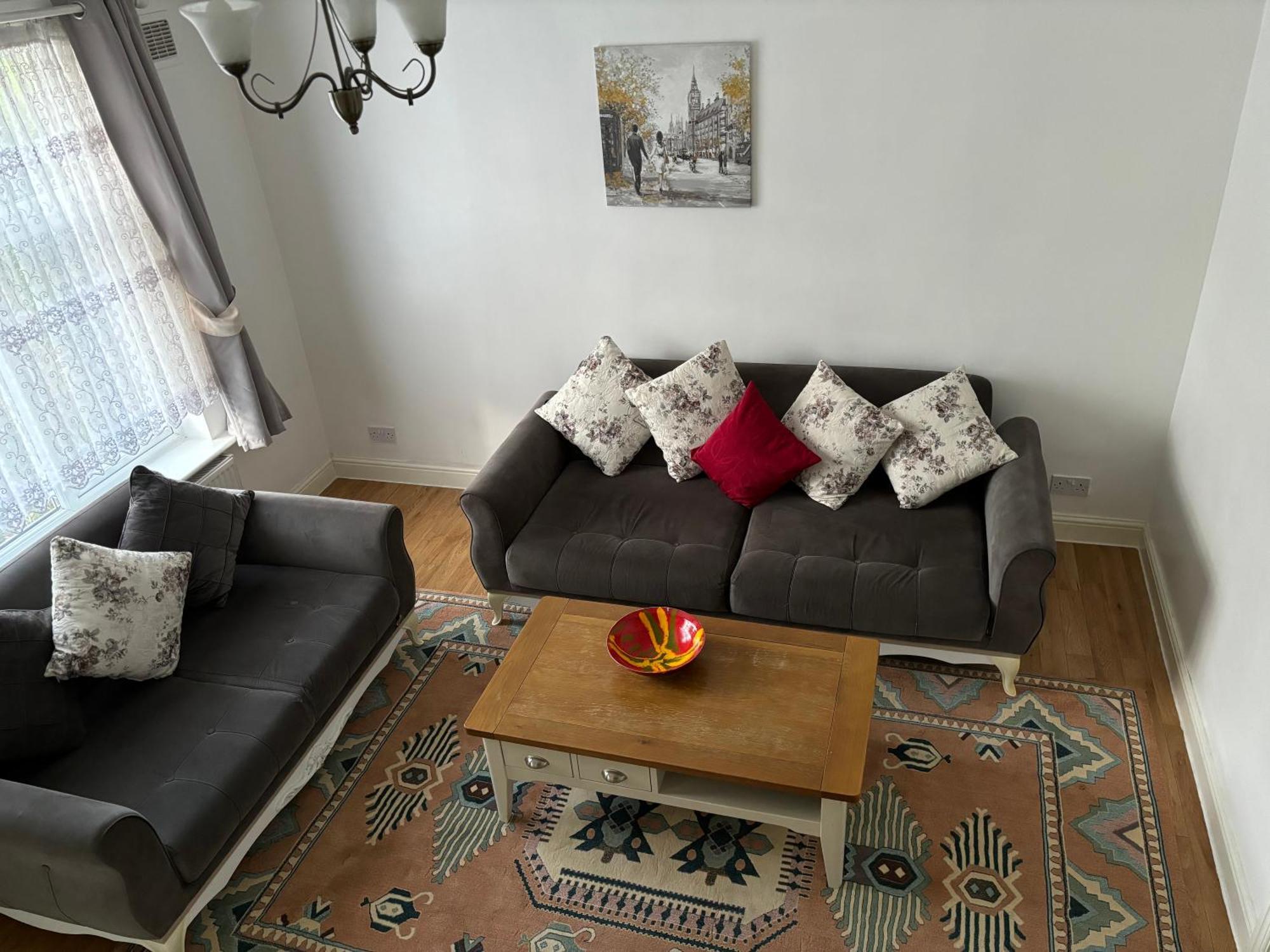 Spacious 2 Bedroom House With Garden Apartamento *