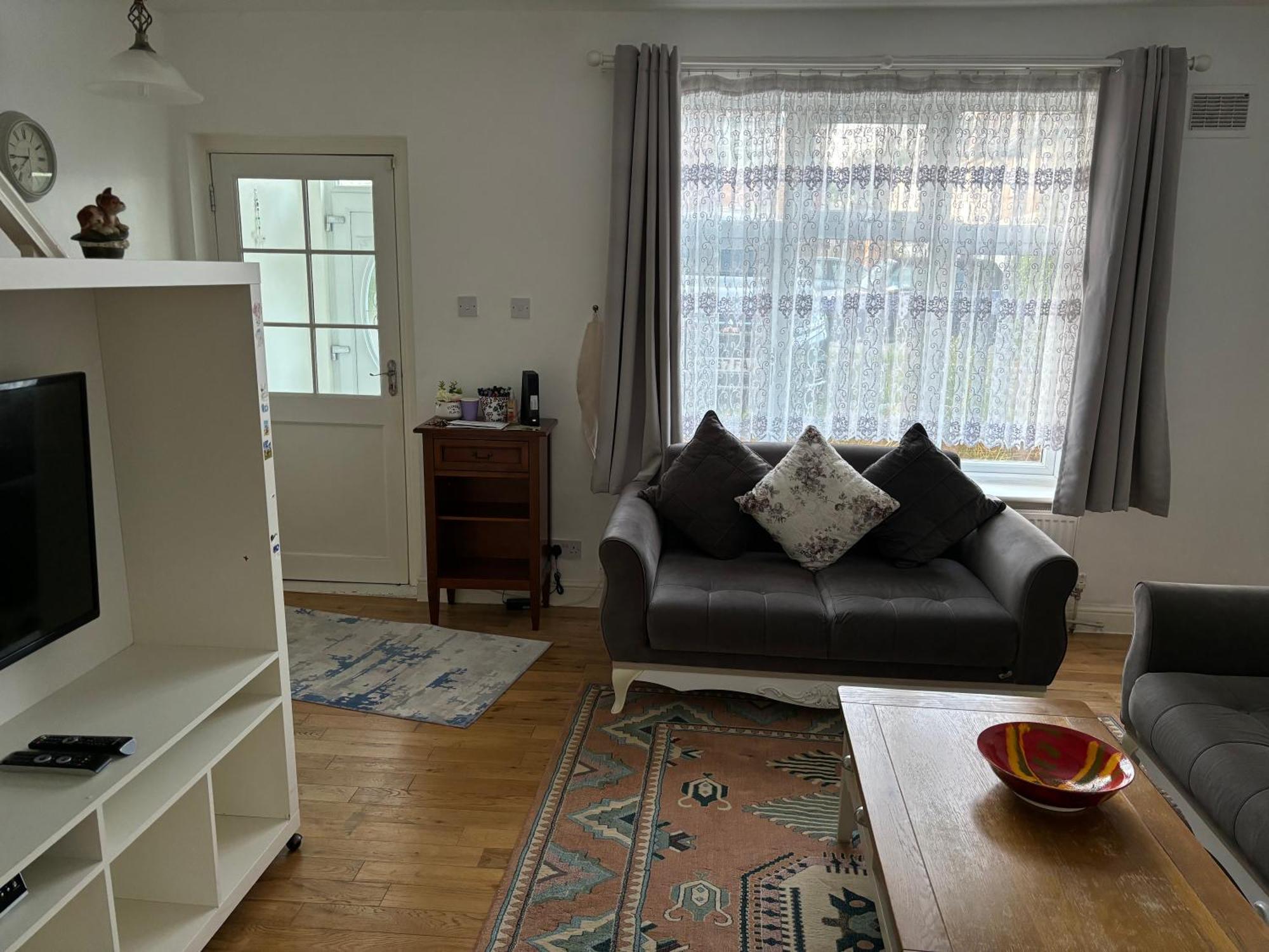 Spacious 2 Bedroom House With Garden Apartamento *