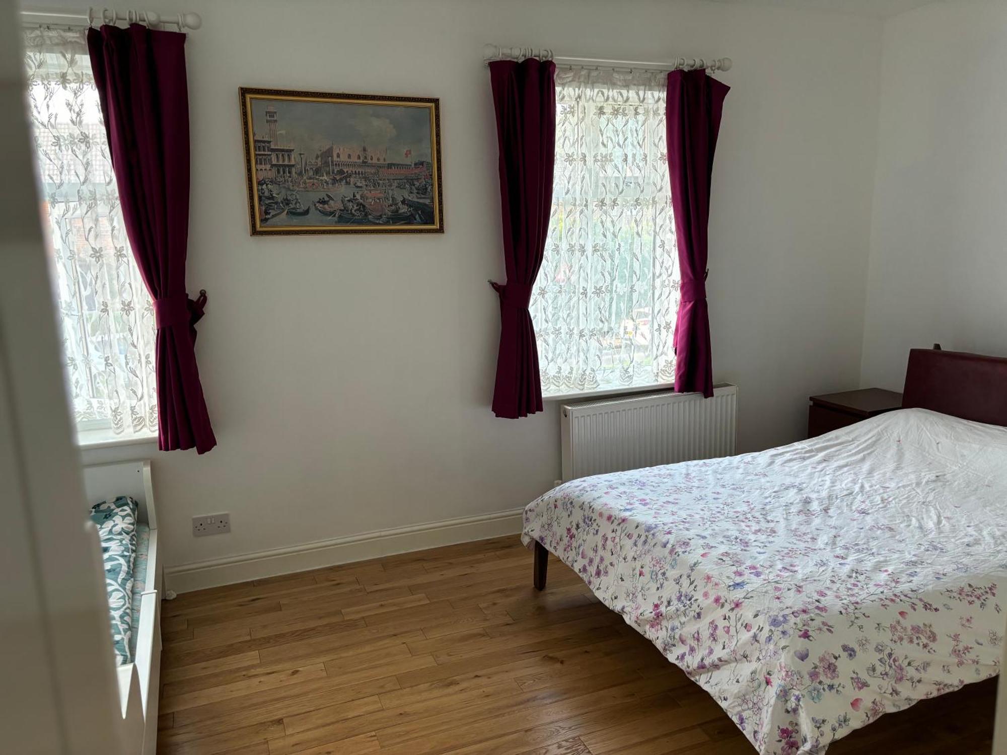 Spacious 2 Bedroom House With Garden * Londres