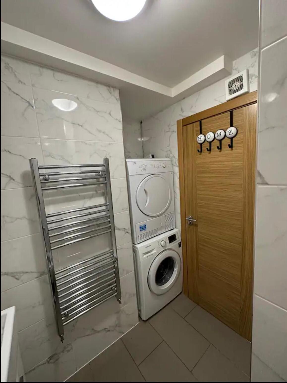 Stunning 2 Bedrooms, 2 Bathrooms Flat.