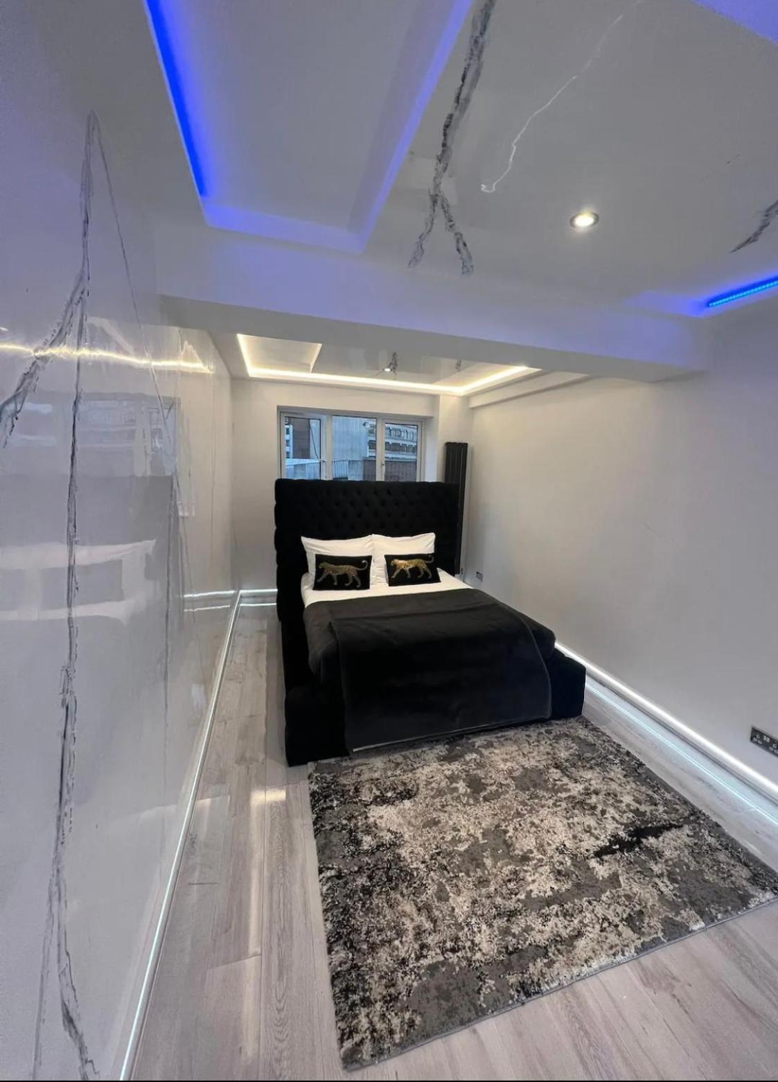 Knightsbridge 2 Bedroom Overlooking Harrods * Londres