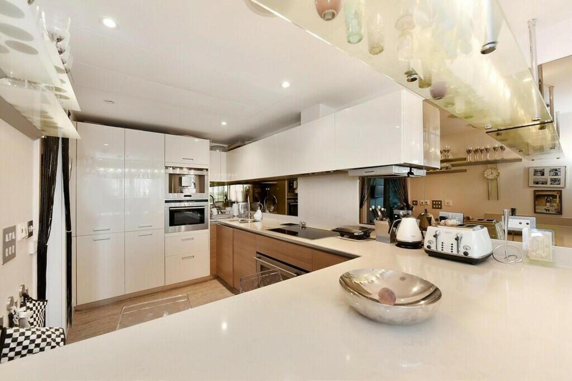 Luxury In Battersea Reach Appartement Londres