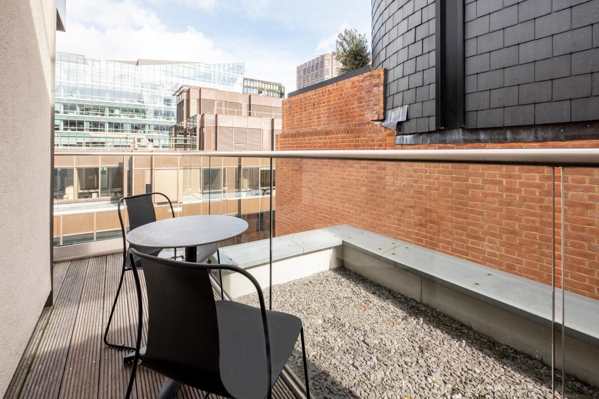 Native Victoria Apartment London