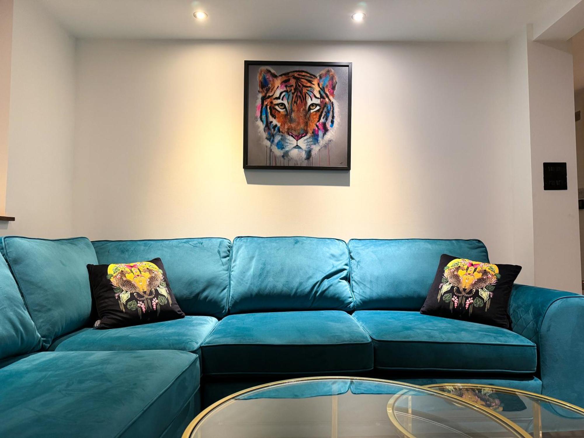 Luxurious 3bed House With Bath & Garden Casa de Férias *