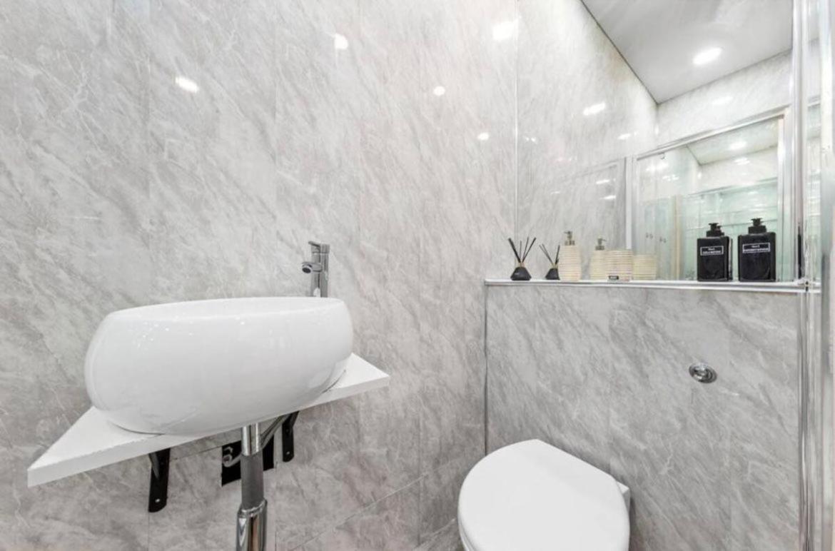 Apartamento Two Bedroom Flat Opposite To Harrods Kb15 Londres