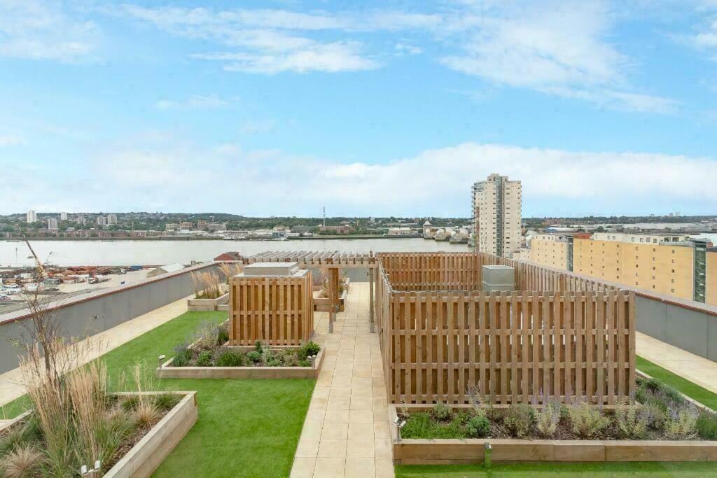 Apartment 1br Gem In Shared Near O2 Arena & Excel With Patio, Private Bath, Free Parking & Garden London