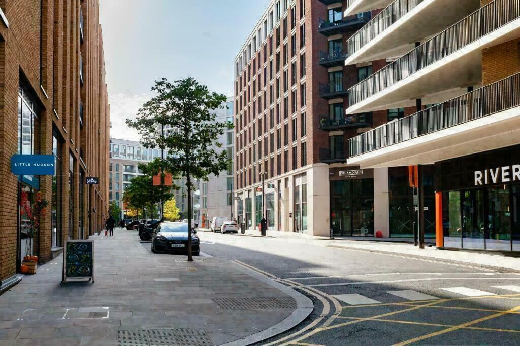 1br Gem In Shared Near O2 Arena & Excel With Patio, Private Bath, Free Parking & Garden * London