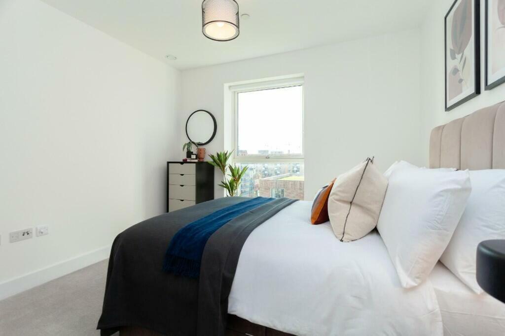 1br Gem In Shared Near O2 Arena & Excel With Patio, Private Bath, Free Parking & Garden Apartment London