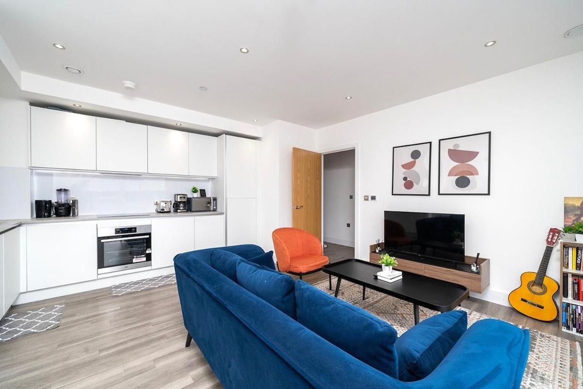 Apartment 1br Gem In Shared Near O2 Arena & Excel With Patio, Private Bath, Free Parking & Garden London