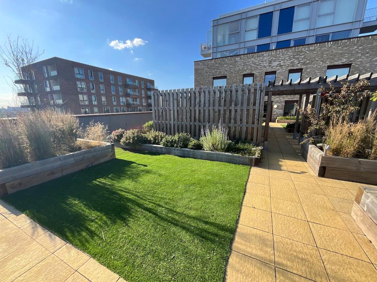1br Gem In Shared Near O2 Arena & Excel With Patio, Private Bath, Free Parking & Garden Apartment London