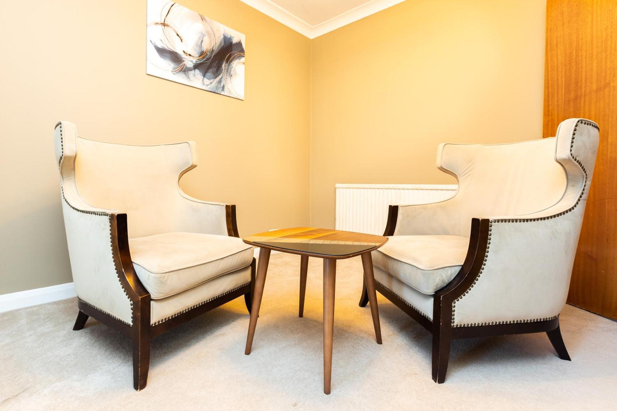 Centrally Located 5br Flat Wparking, Maida Vale Londres