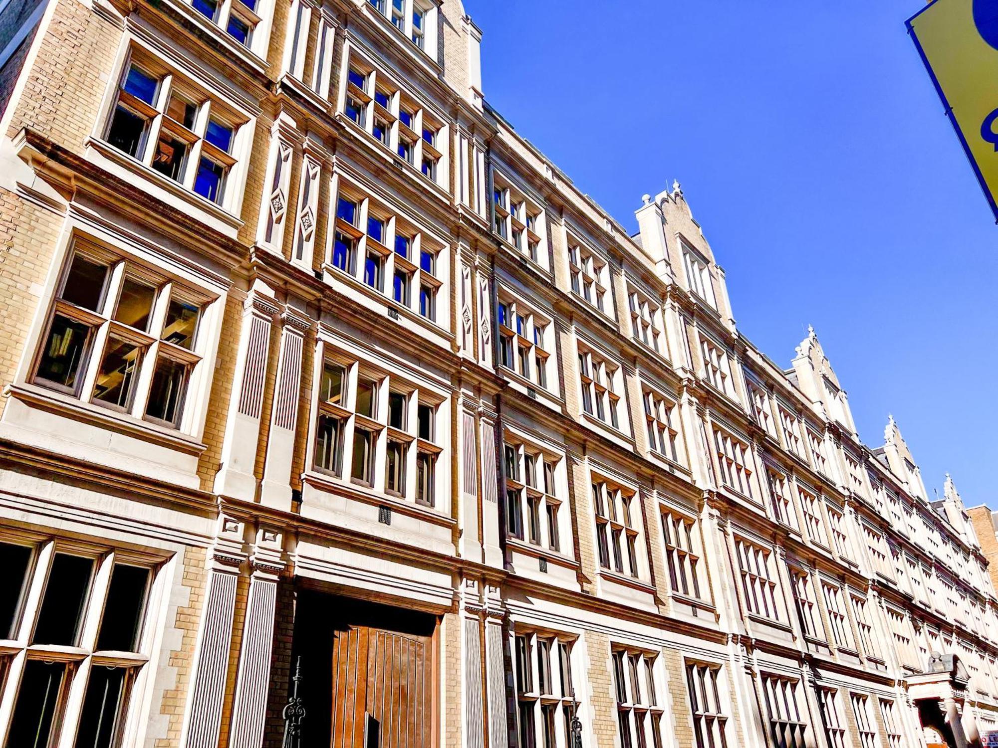 Excellent Entire Between St Pauls Cathedral And Covent Garden * Londres