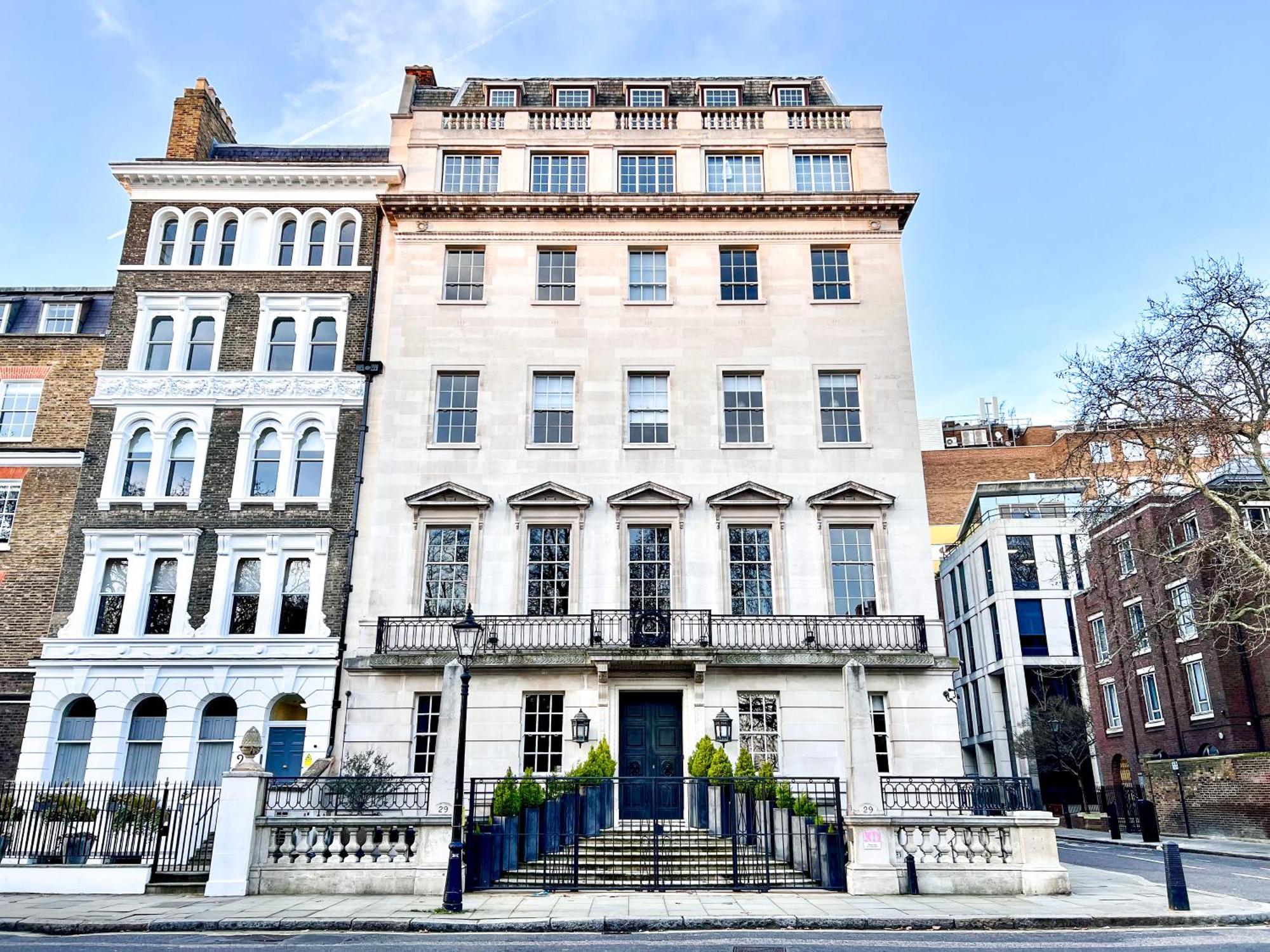 Excellent Entire Between St Pauls Cathedral And Covent Garden * Londres