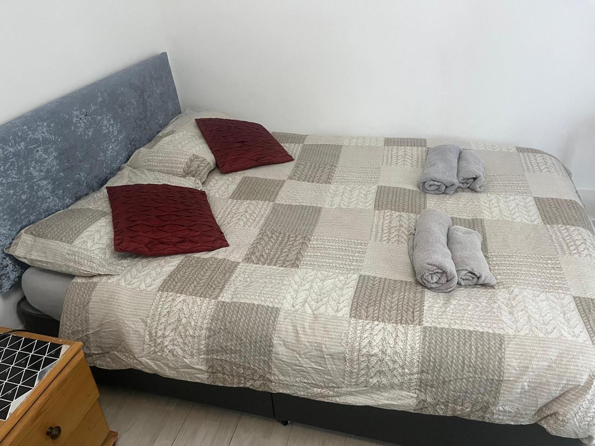 Renovated Family With Shared Kitchen And Bathroom In Angel Gasthof