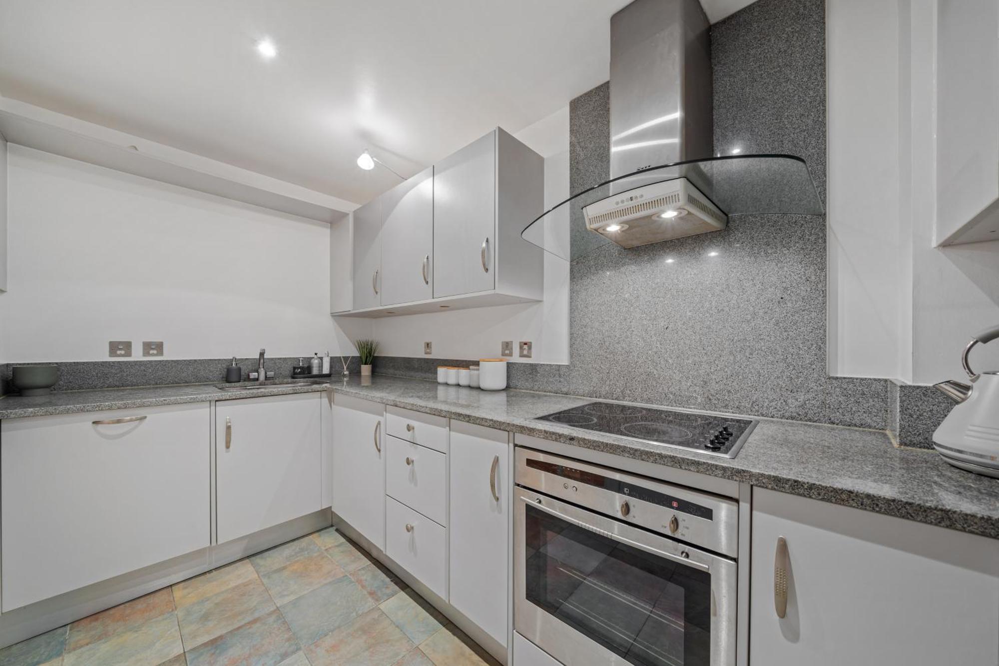 2 Bedroom In Hoxton Square, Shoreditch, London, N1 * Londres