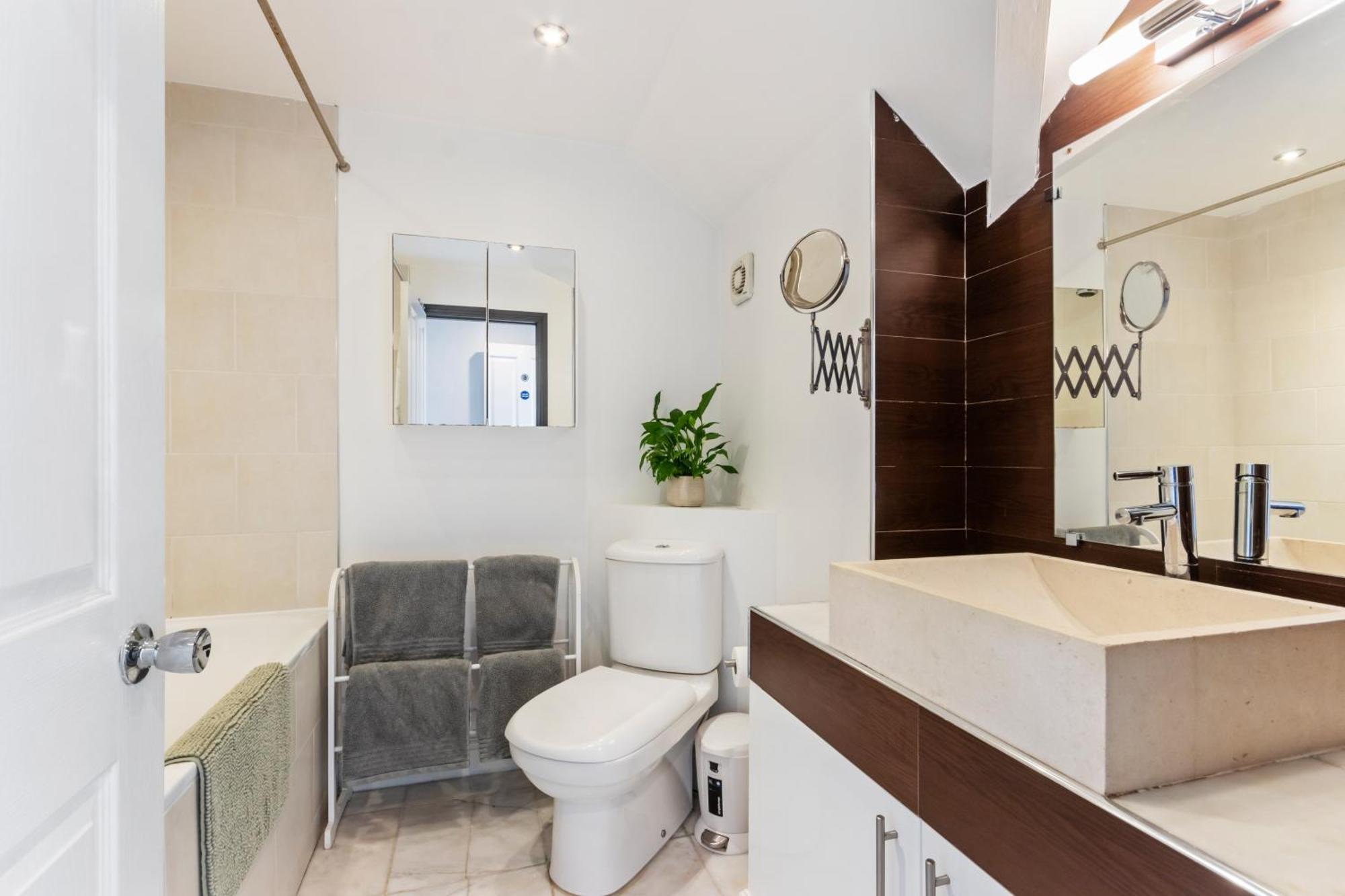 Apartment Designer 1 Bed Loft Apartment, Sw16 London