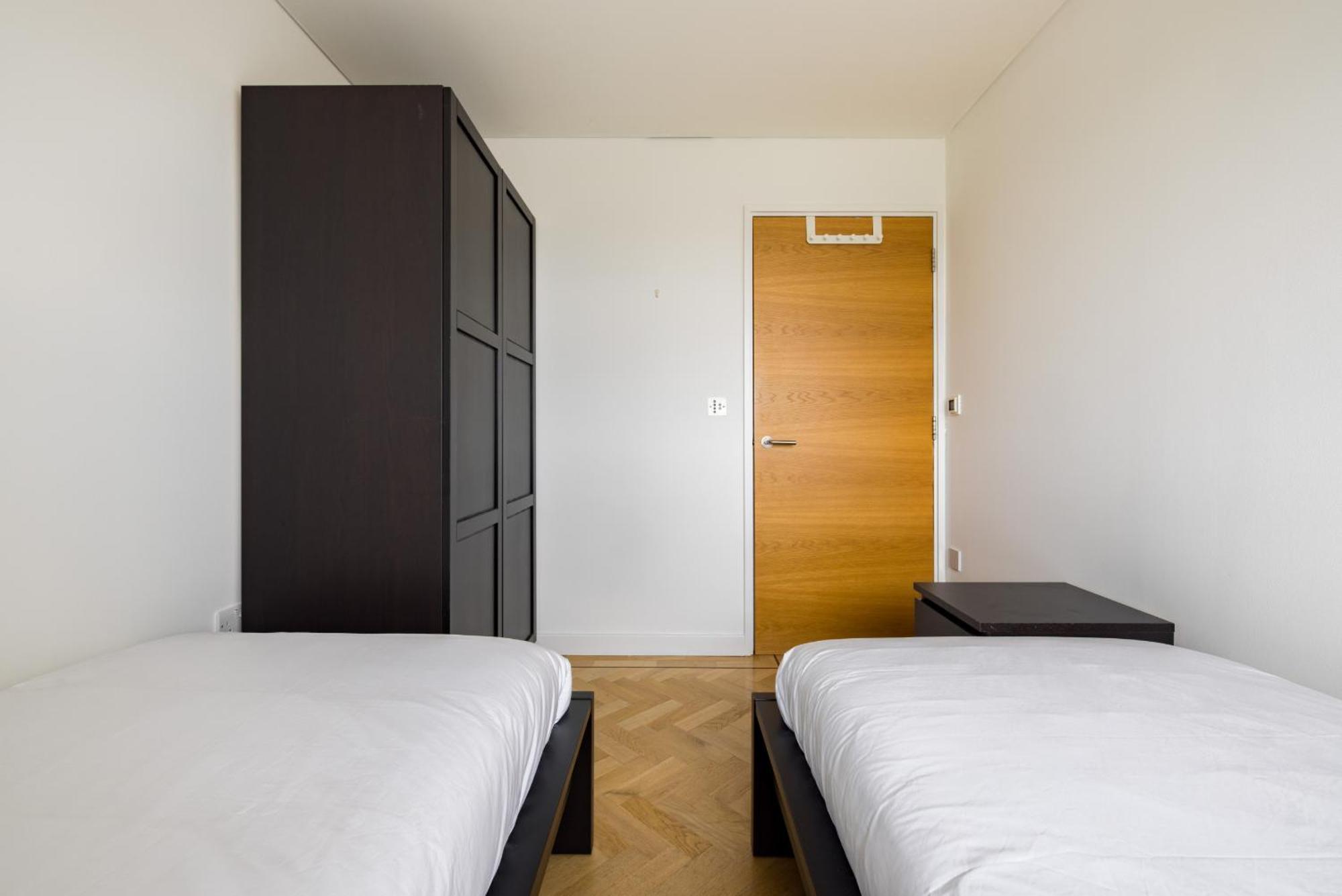 Spacious, Modern 3-bed Appartement *