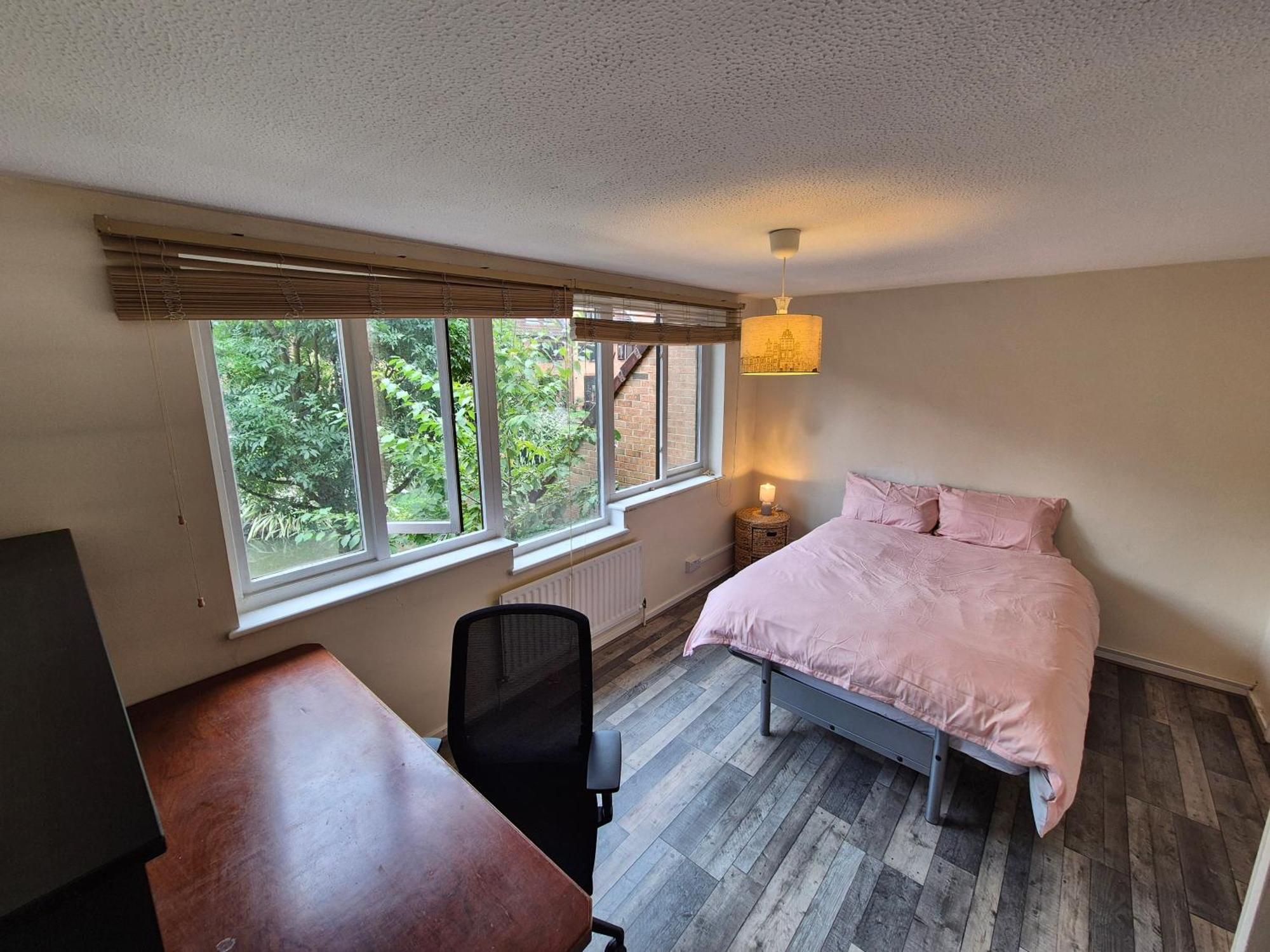 Hospedagem domiciliar Spacious And Elegant With En-suites Available In Canary Wharf *