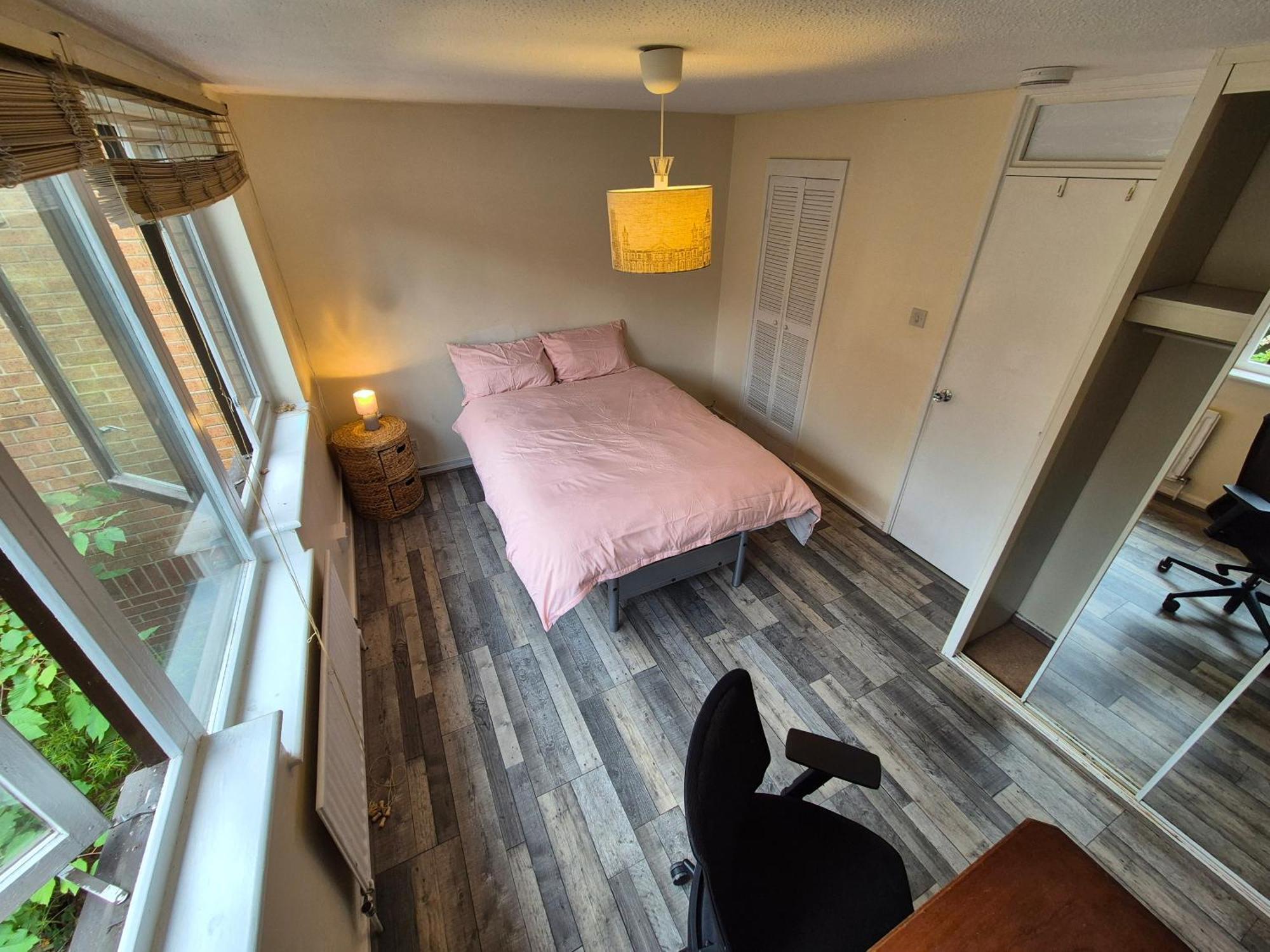 Hospedagem domiciliar Spacious And Elegant With En-suites Available In Canary Wharf *