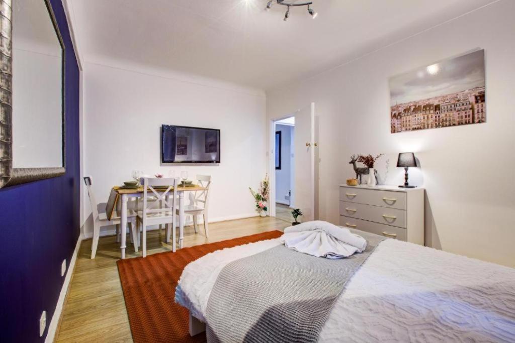Comfortable Family Near Oxford Street London