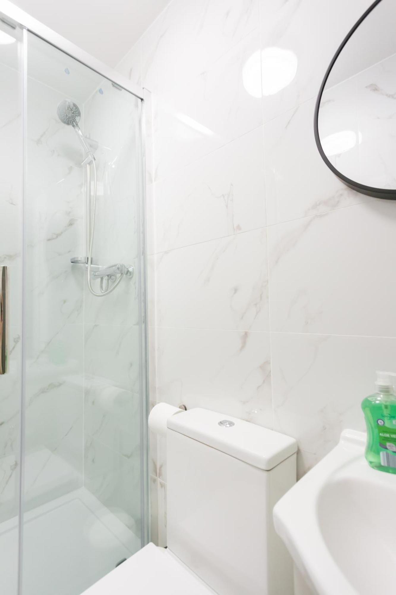Studio9 - Next To Emirates Stadium - Budget With Shared Bathroom Casa de hóspedes Londres
