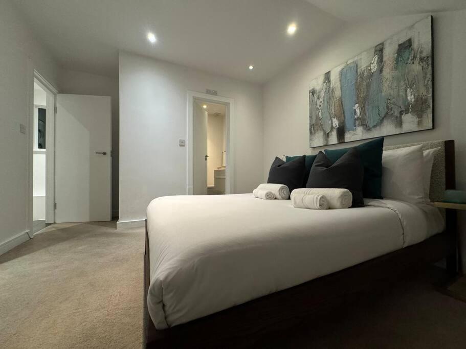 Luxxe 2br 2ba Duplex 5 Mins From Hither St - 65c Londres