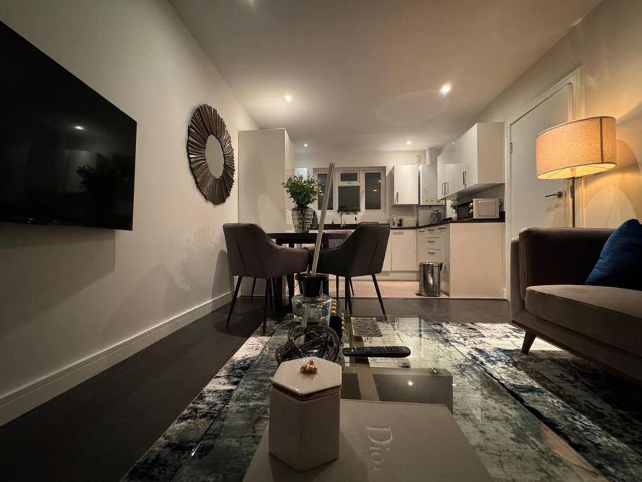 Luxxe 2br 2ba Duplex 5 Mins From Hither St - 65c Appartement Londres