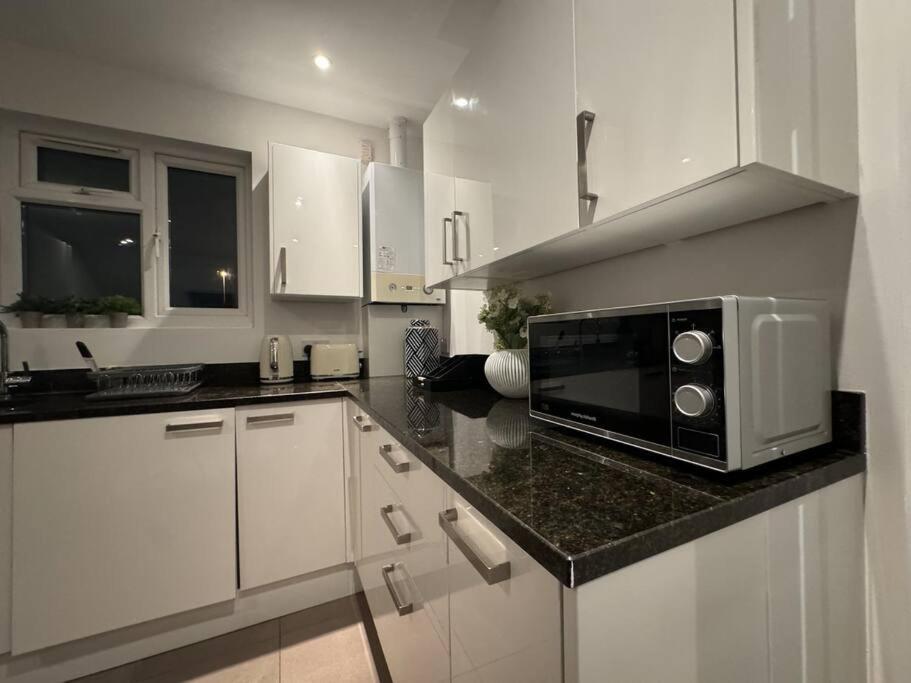 Luxxe 2br 2ba Duplex 5 Mins From Hither St - 65c * Londres