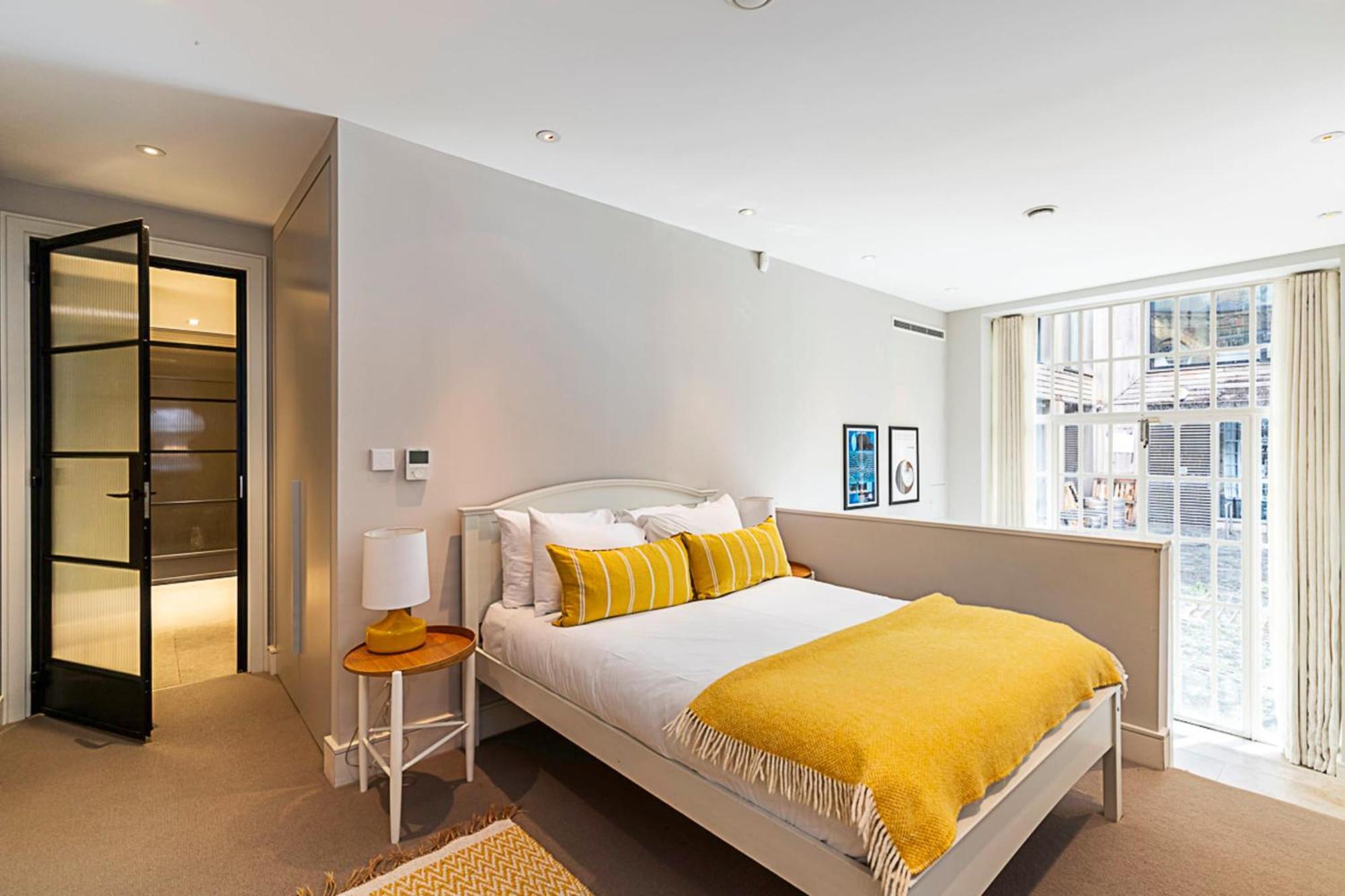 Pepys House A Modern Touch Of History Londres