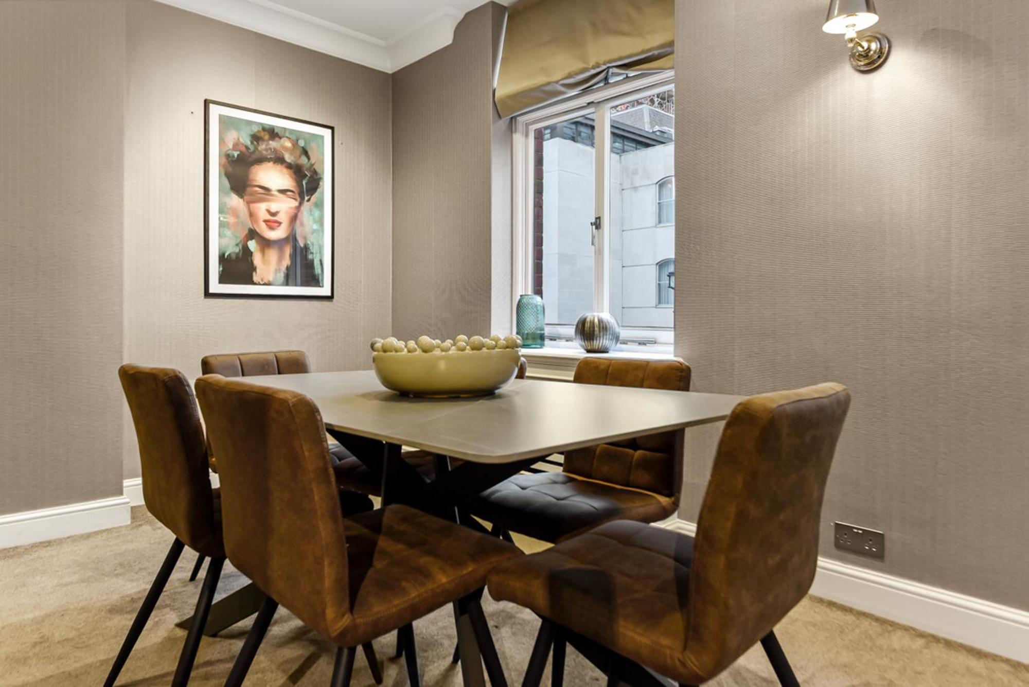 Mayfair With Private Terrace- 2 Bed *