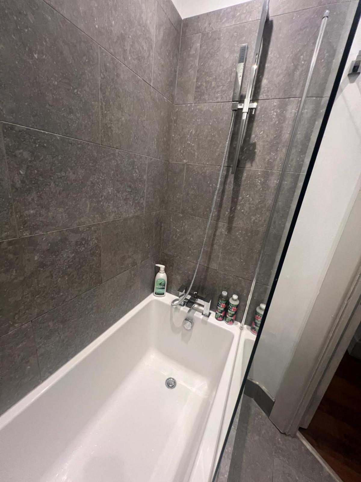 Apartment Stunning Holland Park- Sleeps 6 London