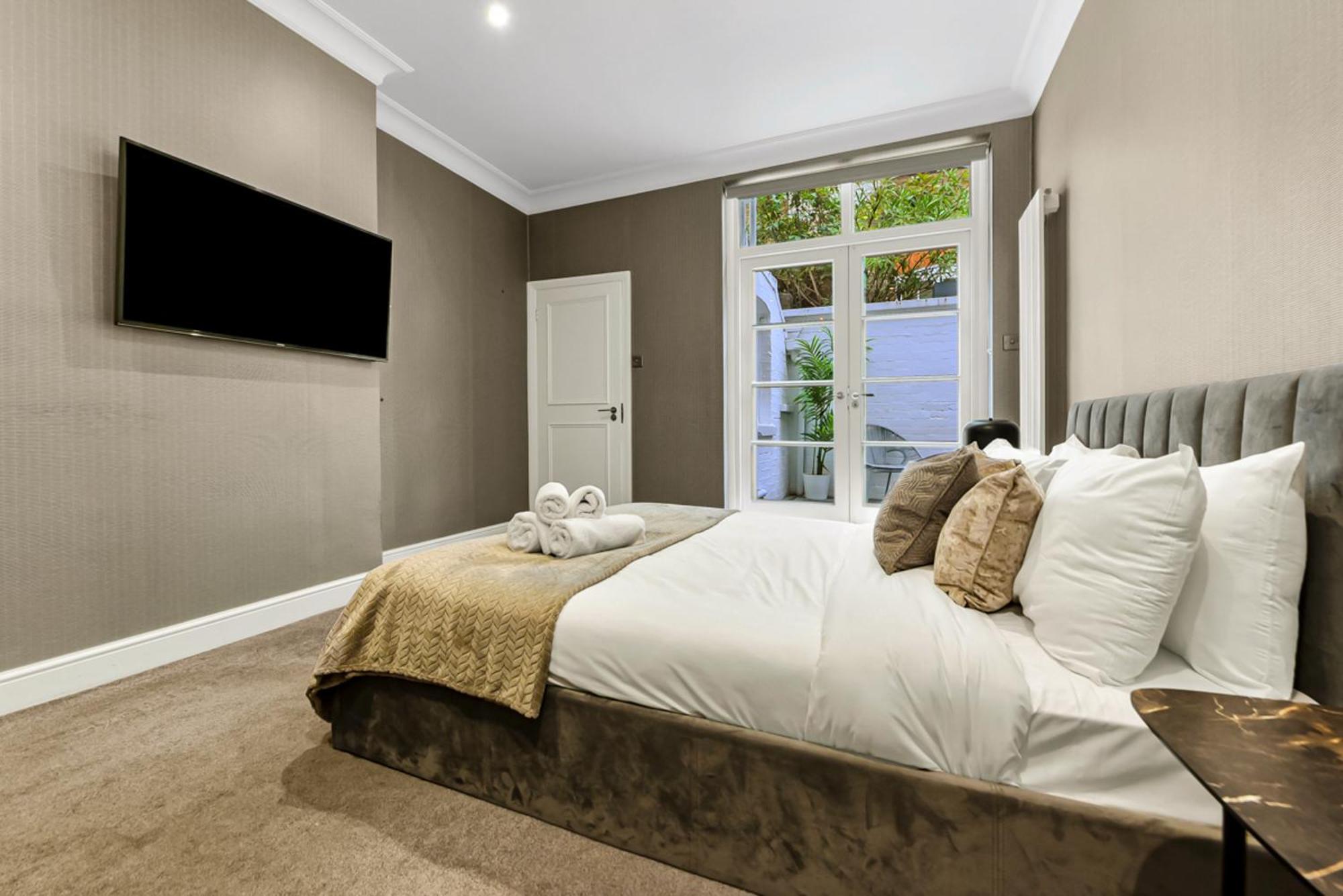 Apartment Mayfair With Private Terrace- 2 Bed London