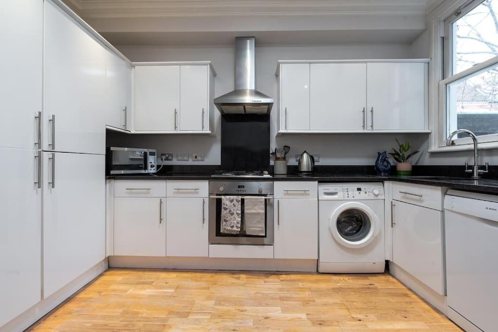 Pbc Duplex Three Bedroom In Fulham Oak Londres
