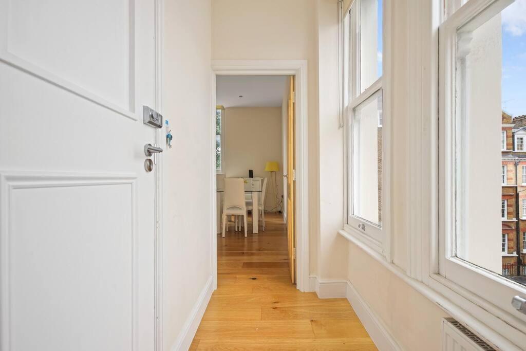 Stylish 1-bed Flat In Prime Kensington Location Londres