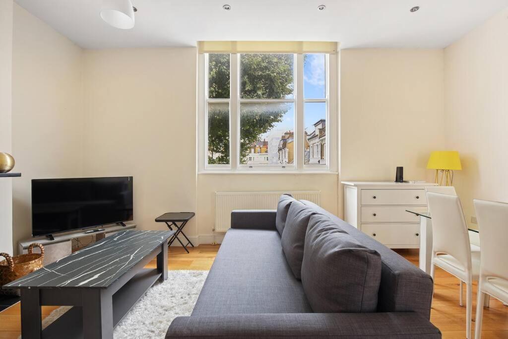 Stylish 1-bed Flat In Prime Kensington Location Apartamento