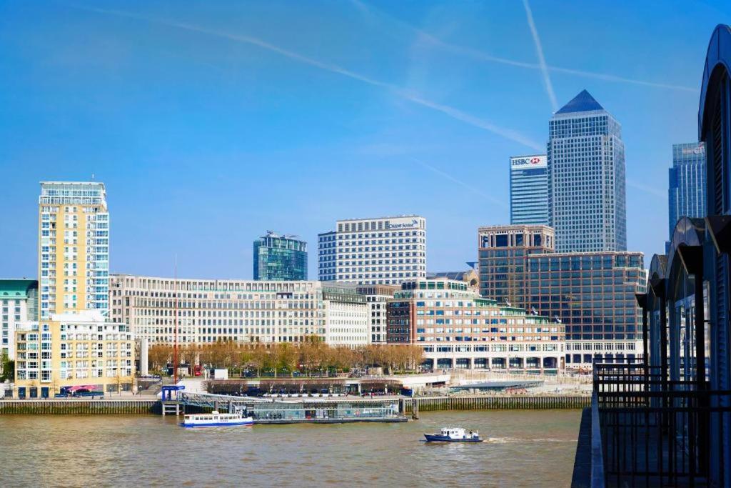Apartamento Spacious 2 Bedroom Near Excel & Canary Wharf With Free Gated Parking