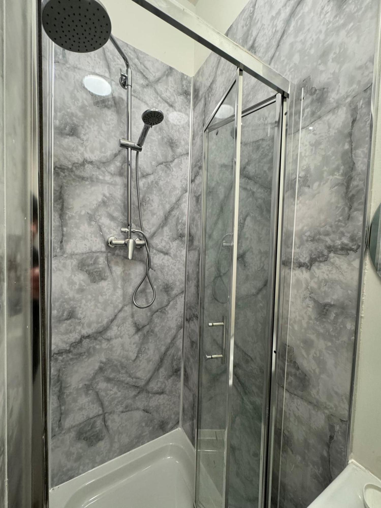 Chic With Modern Amenities * Londres