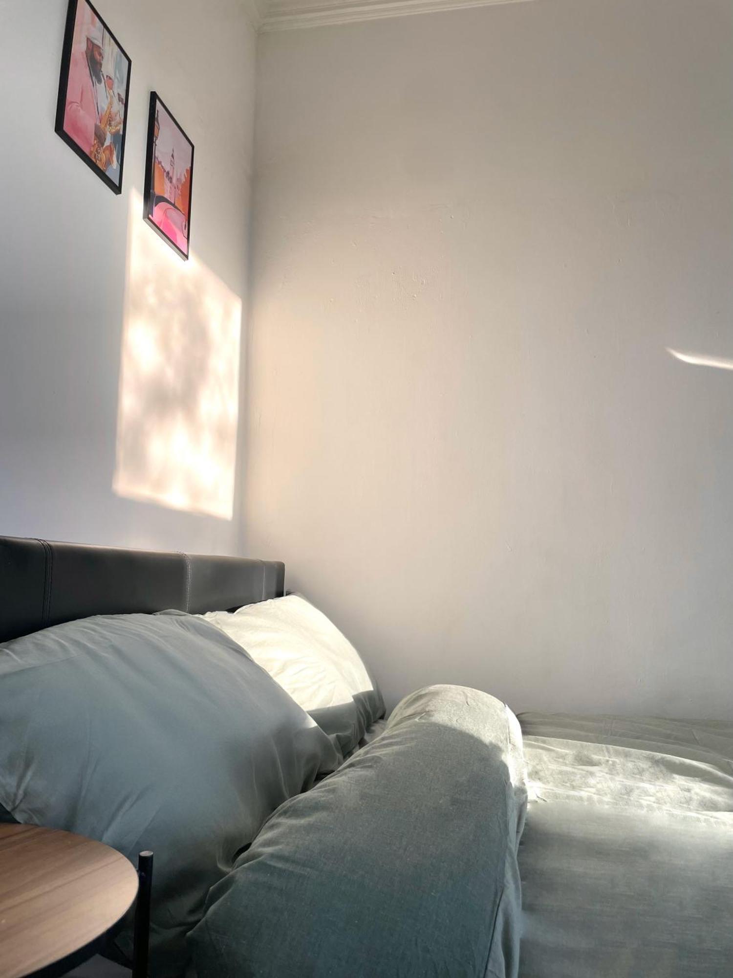 Pensión Cosy Double A Stones Throw From Wembley Stadium Londres