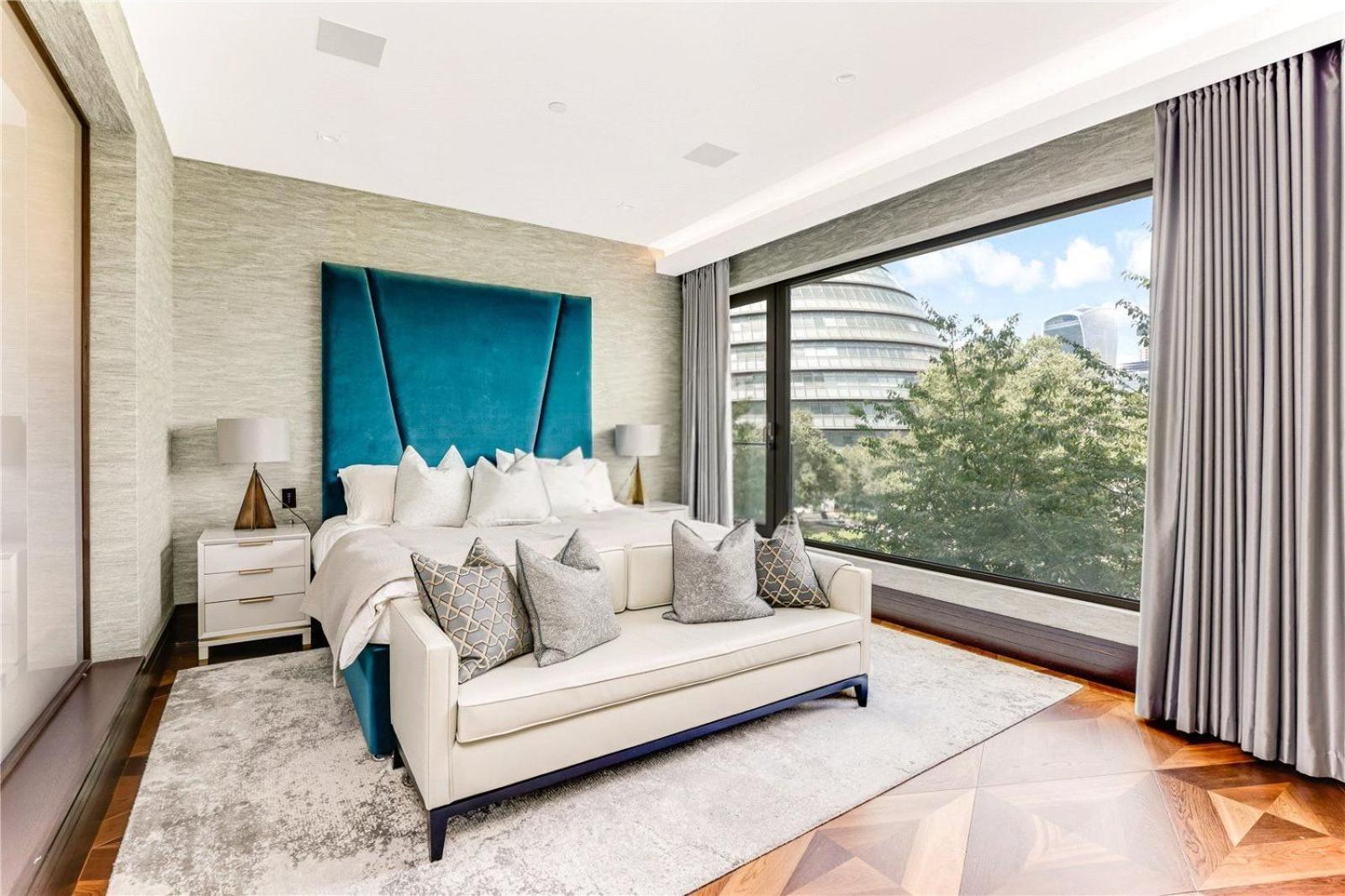 5 Million Pound Super Luxury Large Duplex Penthouse Sleeps 8 Apartment London